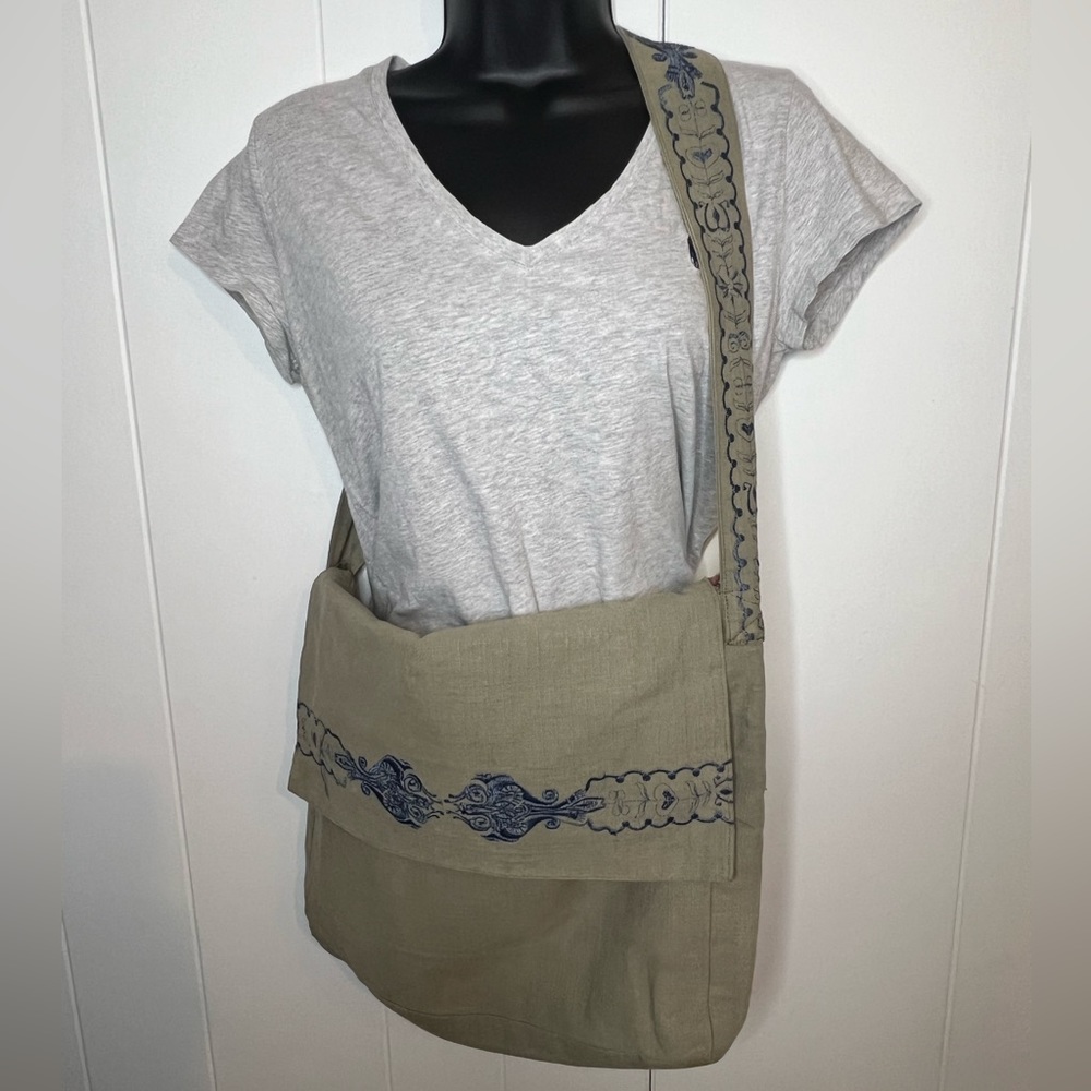 Embroidered Messenger Shoulder Crossbody Bag Purse Boho Festival Handmade?